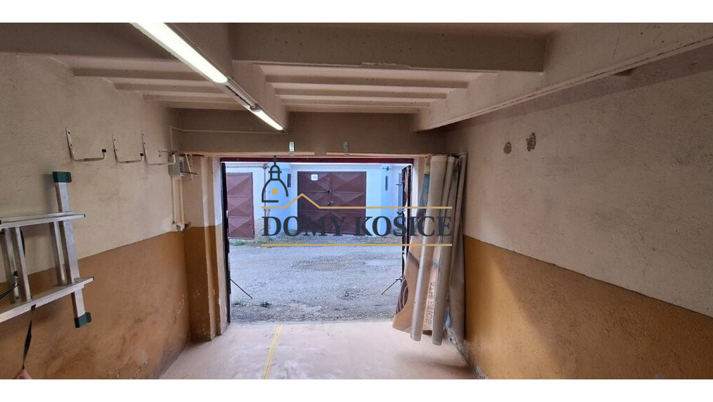 PREDAJ garáž v blízkosti OC Galéria