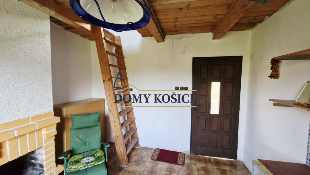 Na predaj murovaná chata so záhradou. Jazierko Pozdišovce