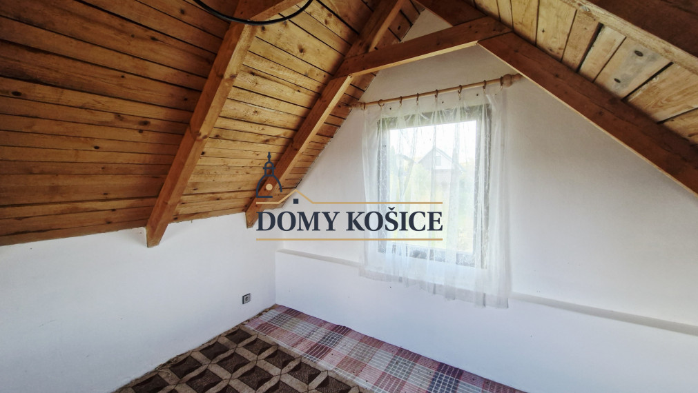 Na predaj murovaná chata so záhradou. Jazierko Pozdišovce