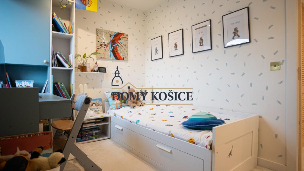 Dvojpodlažný RD-Poľov, kompletná rekonštrukcia, pozemok 586m2