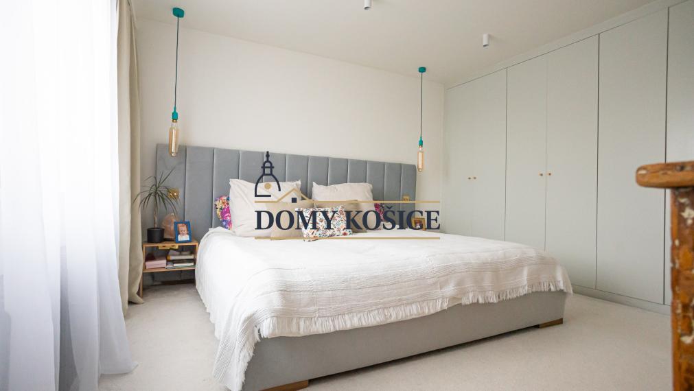 Dvojpodlažný RD-Poľov, kompletná rekonštrukcia, pozemok 586m2