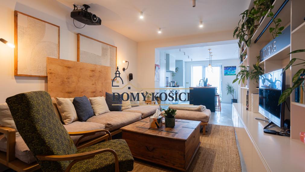 Dvojpodlažný RD-Poľov, kompletná rekonštrukcia, pozemok 586m2