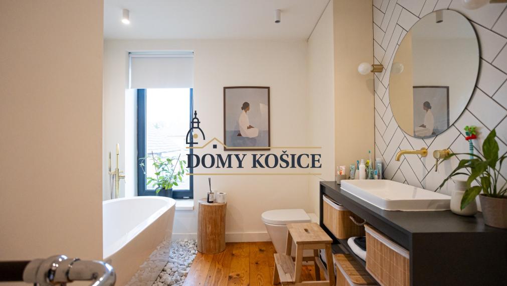 Dvojpodlažný RD-Poľov, kompletná rekonštrukcia, pozemok 586m2