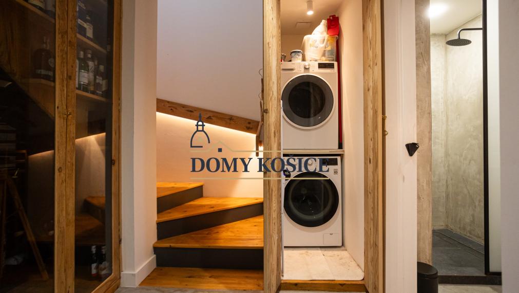 Dvojpodlažný RD-Poľov, kompletná rekonštrukcia, pozemok 586m2