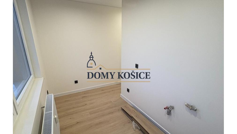 Na predaj moderný 2-izbový byt po kompletnej rekonštrukcii – výborná lokalita, Michalovce, ul. J. Murgaša
