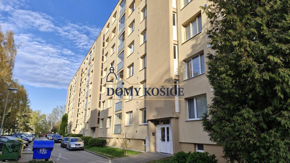 Na predaj moderný 2-izbový byt po kompletnej rekonštrukcii – výborná lokalita, Michalovce, ul. J. Murgaša