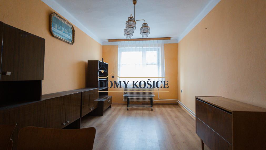 5 izbový, dvojpodlažný RD-VALALIKY, pozemok 550m2