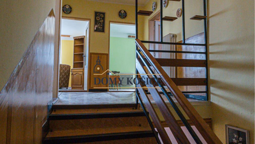 5 izbový, dvojpodlažný RD-VALALIKY, pozemok 550m2