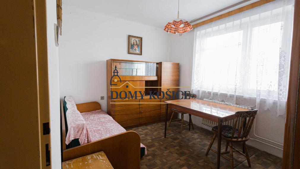 5 izbový, dvojpodlažný RD-VALALIKY, pozemok 550m2
