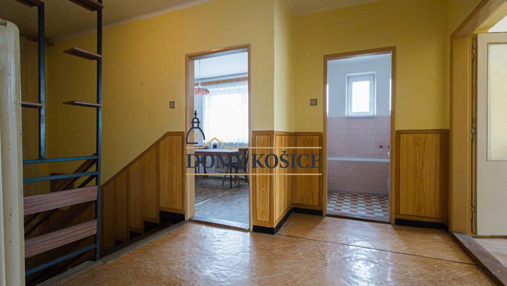 5 izbový, dvojpodlažný RD-VALALIKY, pozemok 550m2