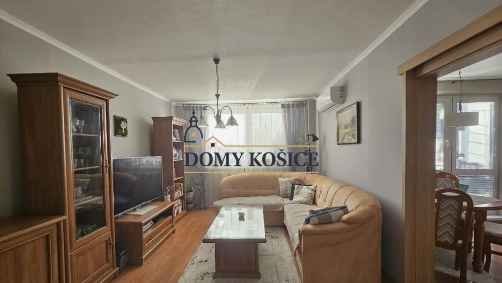REZERVOVANÉ. Moderný rodinný byt vo vyhľadávanej lokalite – 3 izby, loggia, klimatizácia