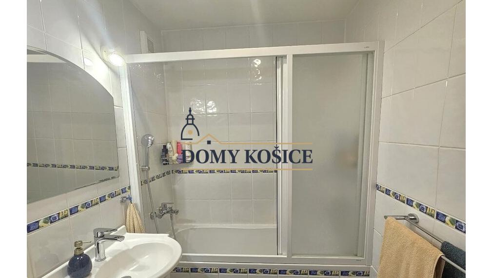 REZERVOVANÉ. Moderný rodinný byt vo vyhľadávanej lokalite – 3 izby, loggia, klimatizácia