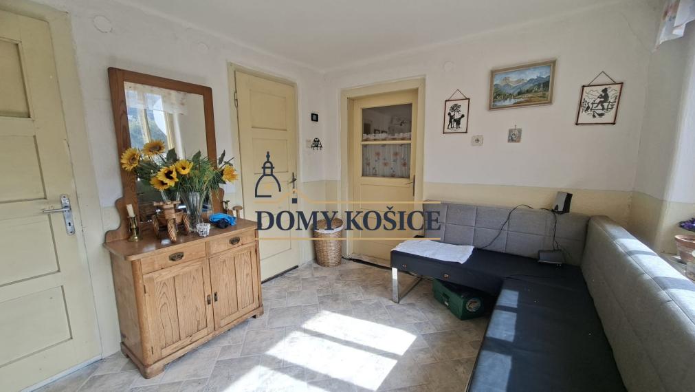 Rodinný dom vhodný na celoročné chalupárčenie s veľkým pozemkom