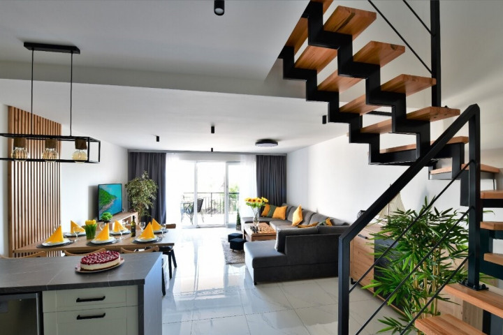 Na prenájom moderne zariadený 3 izbový, dvojpodlažný apartmán na Zemplínskej Šírave