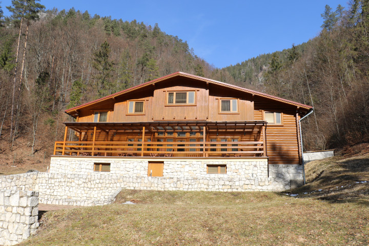 Luxusná chata - rekreačný objekt  - chránené územie