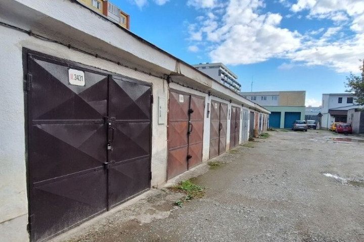 PREDAJ garáž v blízkosti OC Galéria