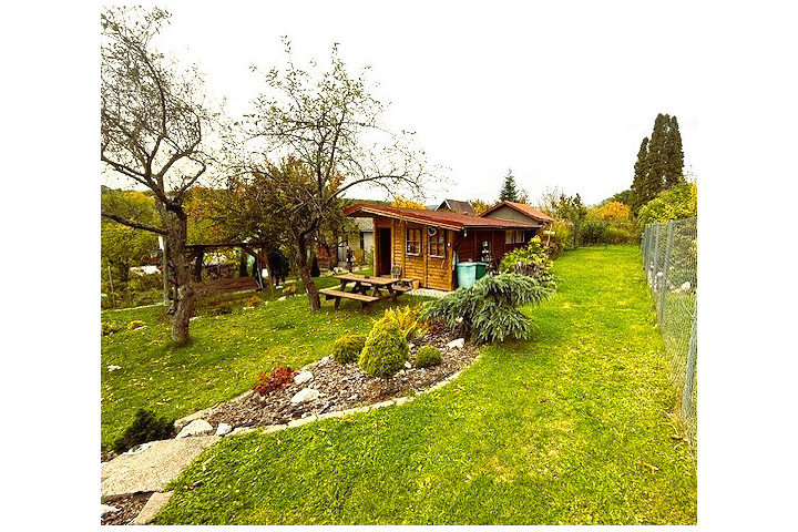 Na predaj záhrada s chatou na Terase, ulica Československého odboja.
