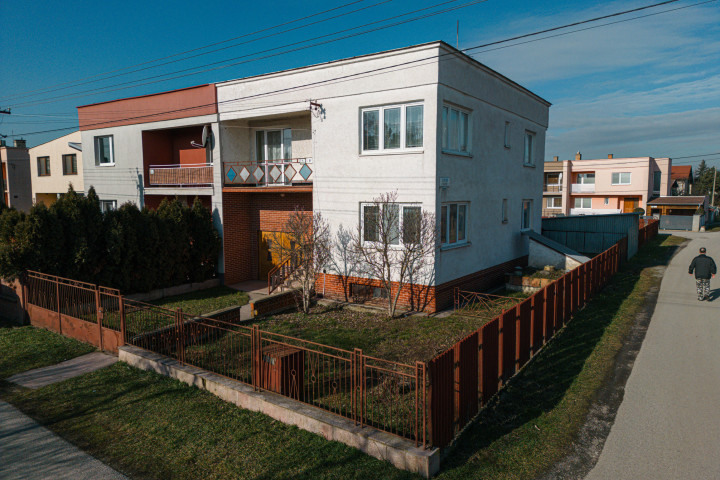 5 izbový, dvojpodlažný RD-VALALIKY, pozemok 550m2