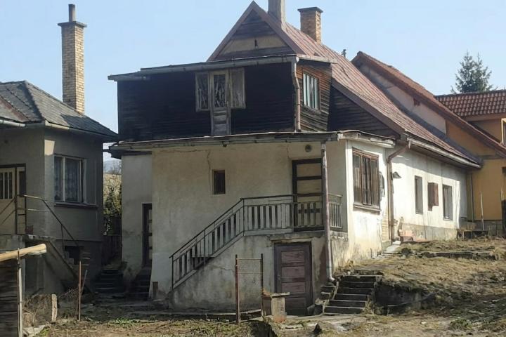 Rodinný dom vhodný na celoročné chalupárčenie s veľkým pozemkom