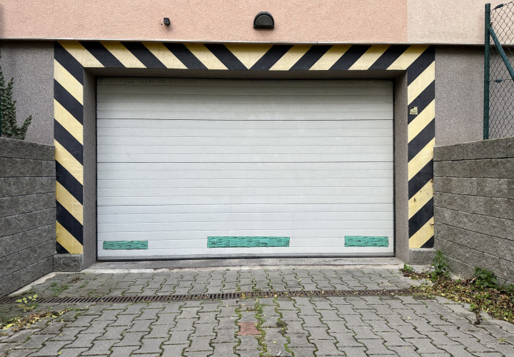 Parkovacie miesto v garáži na predaj