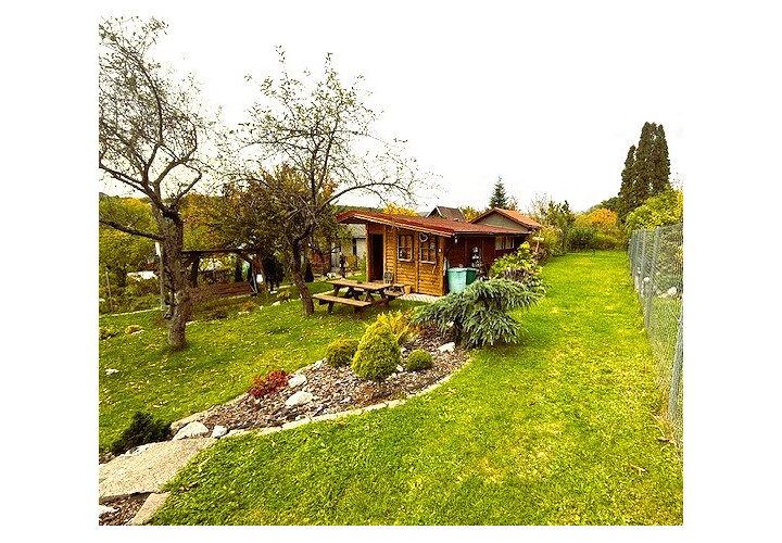 Na predaj záhrada s chatou na Terase, ulica Československého odboja.